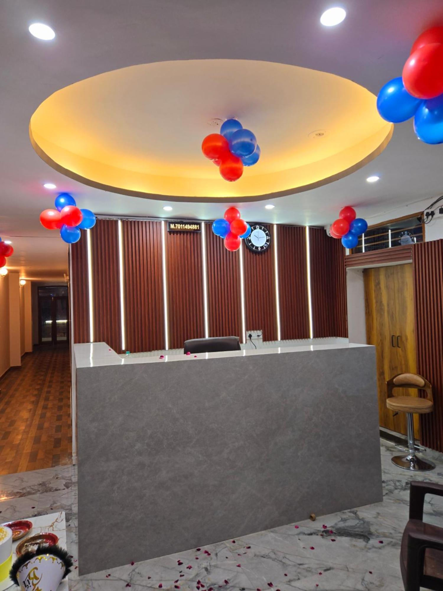 Hotel Blu Plaza Gurgáon Kültér fotó